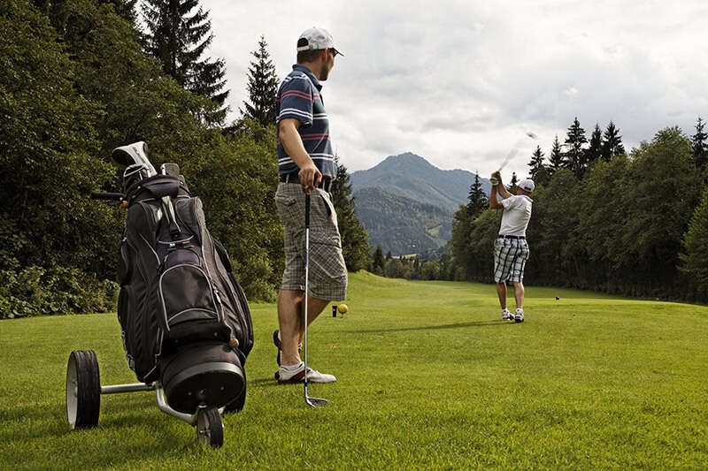Kaiserwinkl Sommeraktivitäten Golf spielen am Golfplatz Kössen